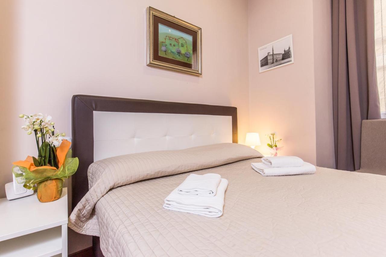 Azzurra Rooms Рим Екстер'єр фото