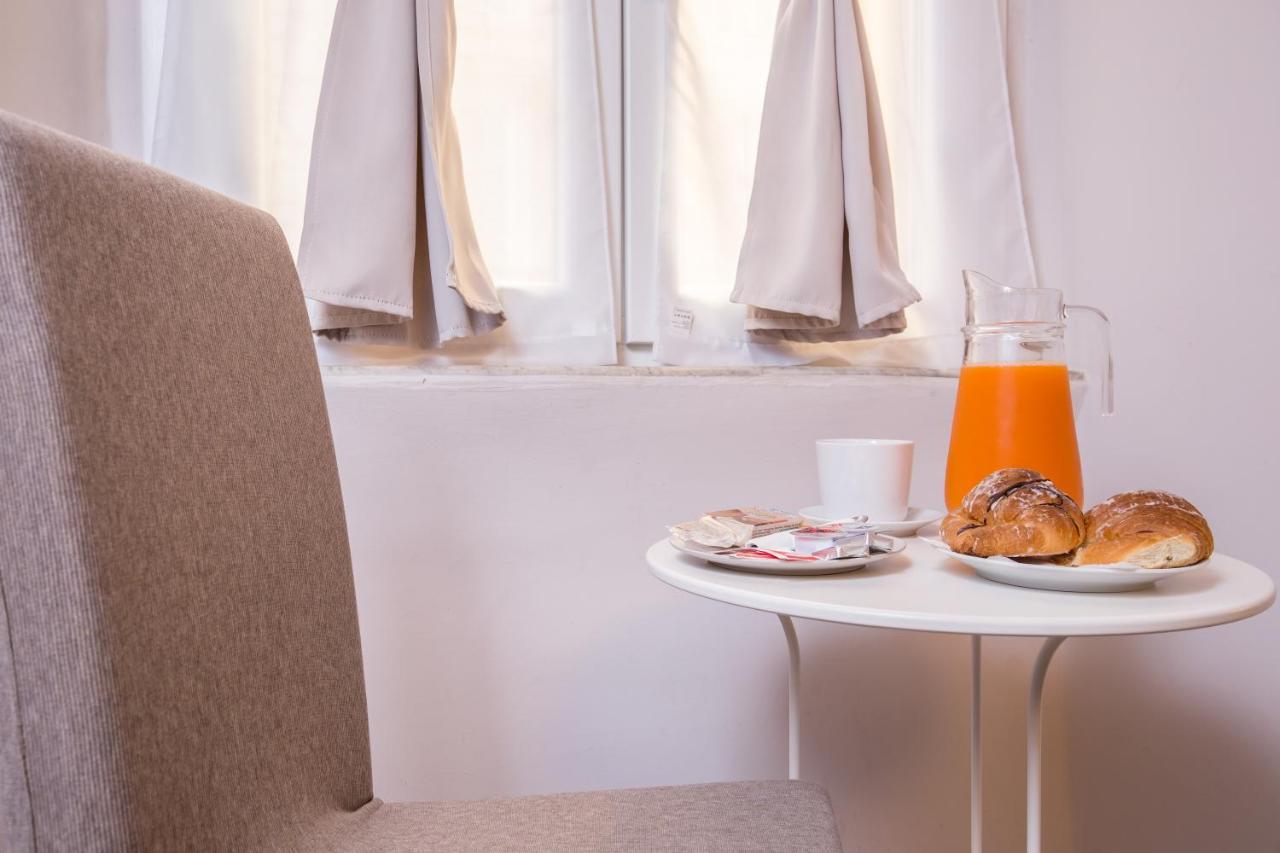 Azzurra Rooms Рим Екстер'єр фото